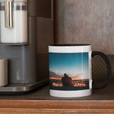 Cană cu interiorul și toarta neagră