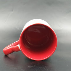 Cană cu toarta în formă de inimă roșie