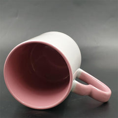 Cană cu toarta în formă de inimă roz