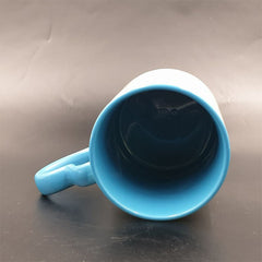 Cană cu toarta în formă de inimă albastră