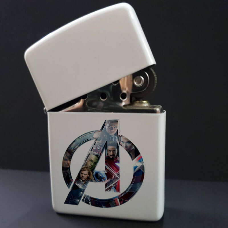 Bricheta stil ZIPPO albă