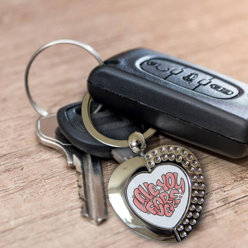 Breloc din metal în formă de inimă