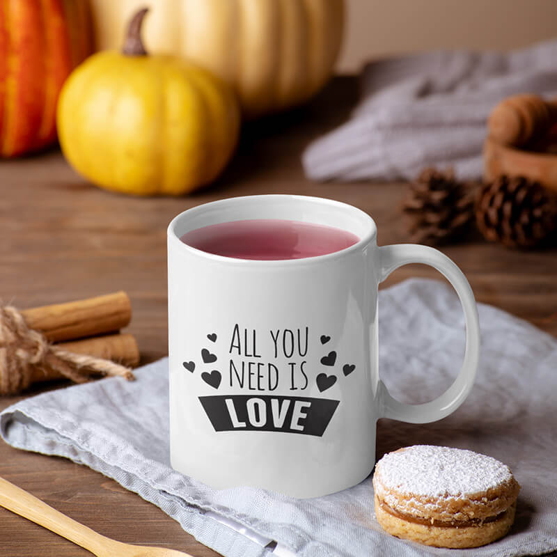 Cană albă din ceramică